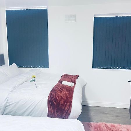 1 Bed Apartment With 2 Beds 1 Double Plus 1 Single Birmingham Kültér fotó