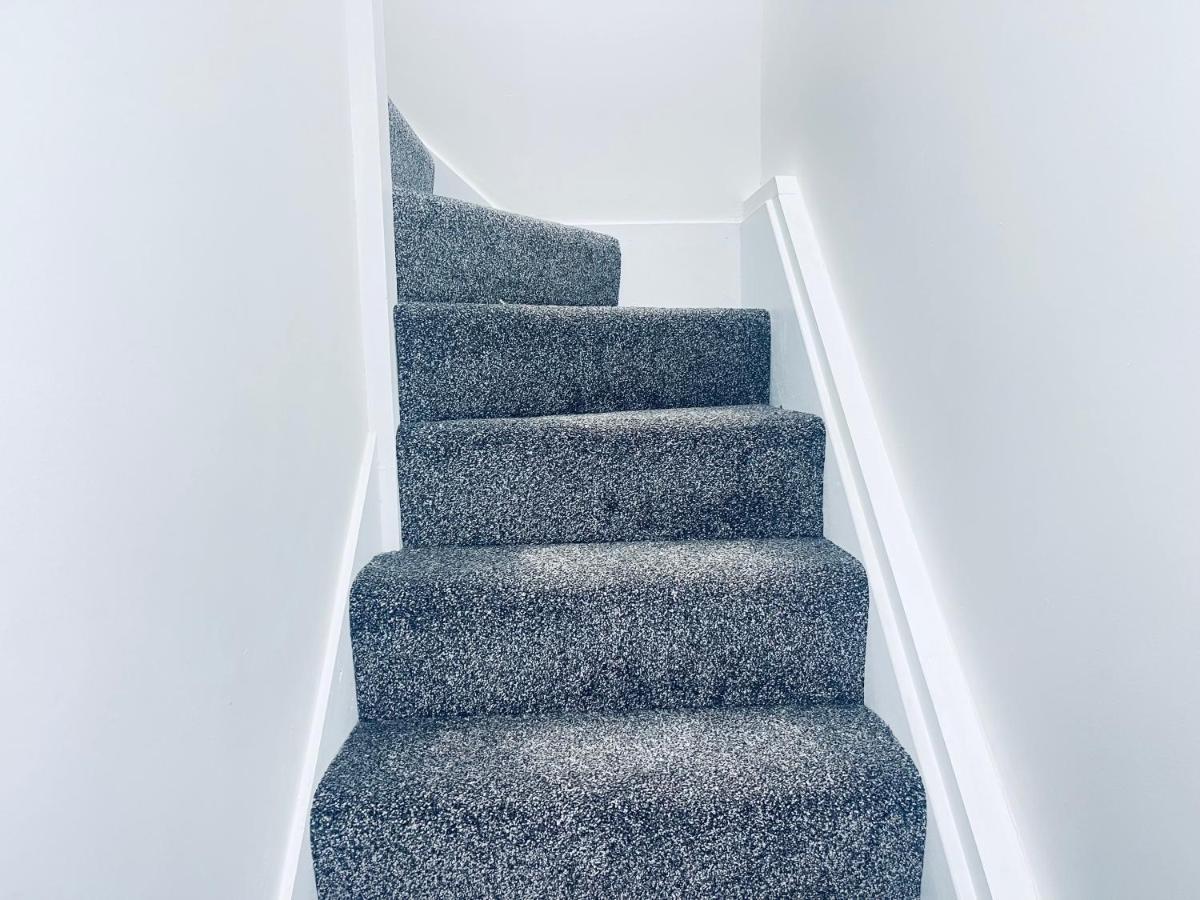 1 Bed Apartment With 2 Beds 1 Double Plus 1 Single Birmingham Kültér fotó