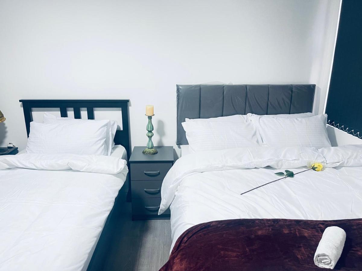 1 Bed Apartment With 2 Beds 1 Double Plus 1 Single Birmingham Kültér fotó